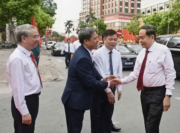 Chủ tịch Quốc hội Trần Thanh Mẫn dự Lễ khai giảng năm học 2026-2027 tại Trường THPT Lê Quý Đôn, tỉnh Hưng Yên. (Ảnh: Duy Linh)