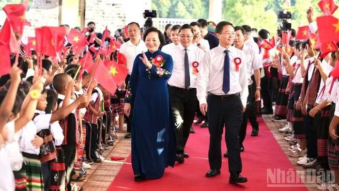 Phó Thủ tướng Chính phủ Phạm Thị Thanh Trà dự Lễ khánh thành, khai giảng tại Trường phổ thông liên cấp A Lưới 3, thành phố Huế. (Ảnh: N.Hiếu)