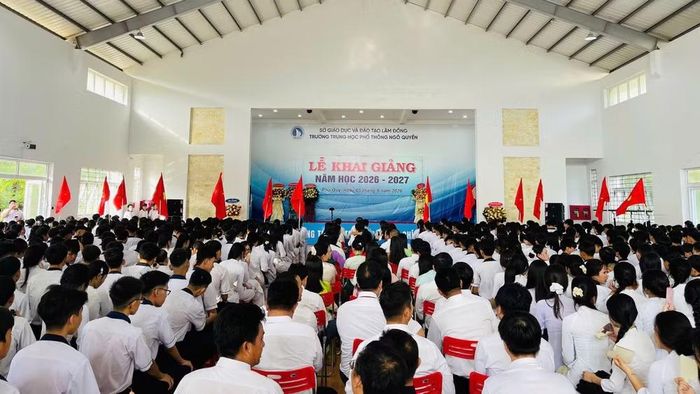 Lễ khai giảng năm học tại đặc khu Phú Quý. (Ảnh: NGUYỄN HẢI)
