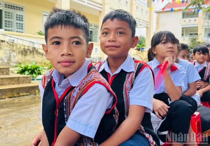 Học sinh Gié Triêng Trường tiểu học-trung học cơ sở Quang Trung.