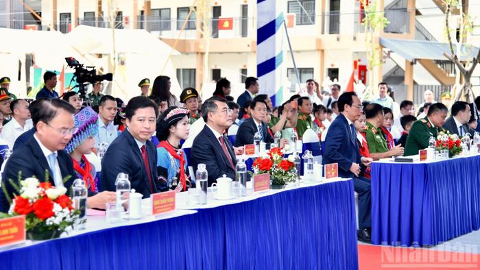 Thủ tướng Chính phủ Lê Minh Hưng và các đồng chí lãnh đạo, đại biểu tham dự buổi lễ. (Ảnh: THANH GIANG)
