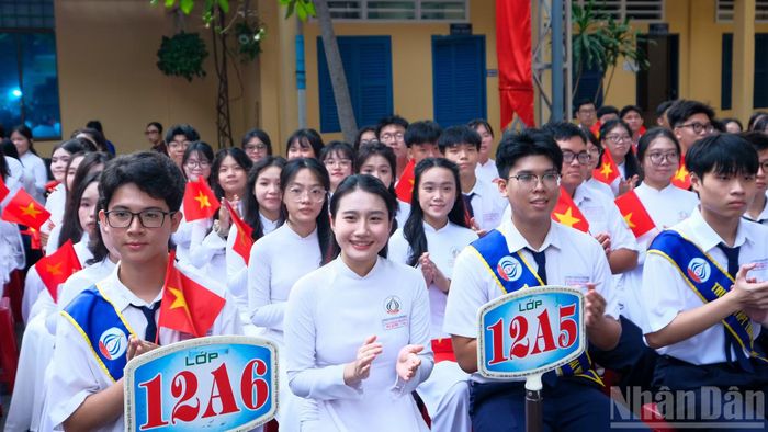 Đây là số lượng học sinh lớn nhất từ trước đến nay của Thành phố, tiếp tục dẫn đầu cả nước về quy mô học sinh.