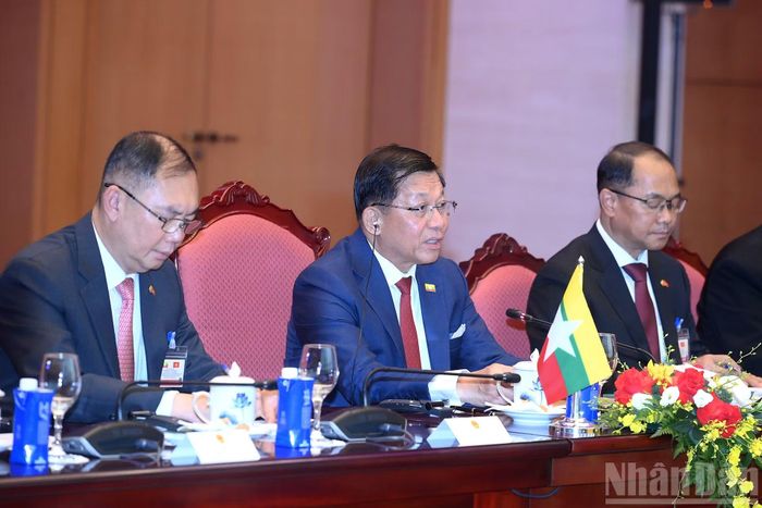 Tổng thống Myanmar Min Aung Hlaing phát biểu tại hội đàm.