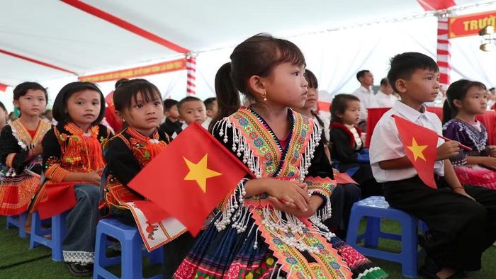 Năm học mới dưới ngôi trường nội trú liên cấp mới mở ra tương lai mới cho học sinh vùng biên giới Lai Châu. (Ảnh: TRẦN TUẤN)