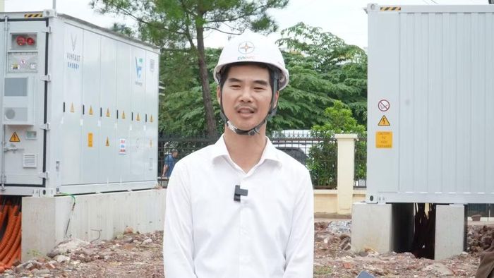 Ông Đặng Hồng Sơn, Phó Giám đốc Ban Quản lý xây dựng Điện miền bắc. (Ảnh: LÊ CHI)