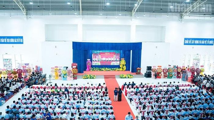 Quang cảnh khai giảng năm học mới. (Ảnh: BÁ DŨNG)