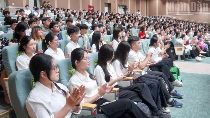 Sinh viên Trường đại học Y khoa Phạm Ngọc Thạch sẵn sàng cho năm học mới.