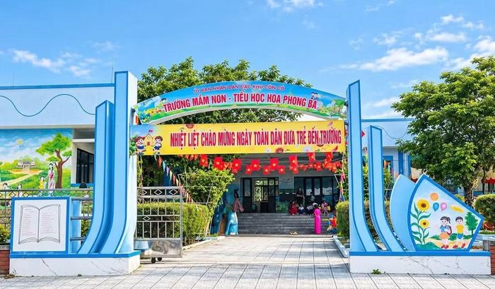 Trường mầm non-tiểu học Hoa Phong Ba sẵn sàng cho năm học mới. (Ảnh: Hoàng Duyên)