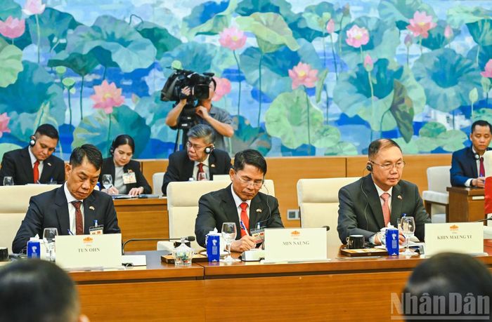 Các đại biểu Myanmar tại hội kiến. (Ảnh: DUY LINH)