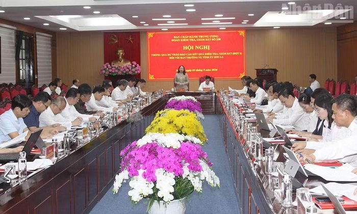 Hội nghị thông qua dự thảo báo cáo kiểm tra, giám sát đợt 3 đối với Ban Thường vụ Tỉnh ủy Sơn La. (Ảnh: QUỐC TUẤN)