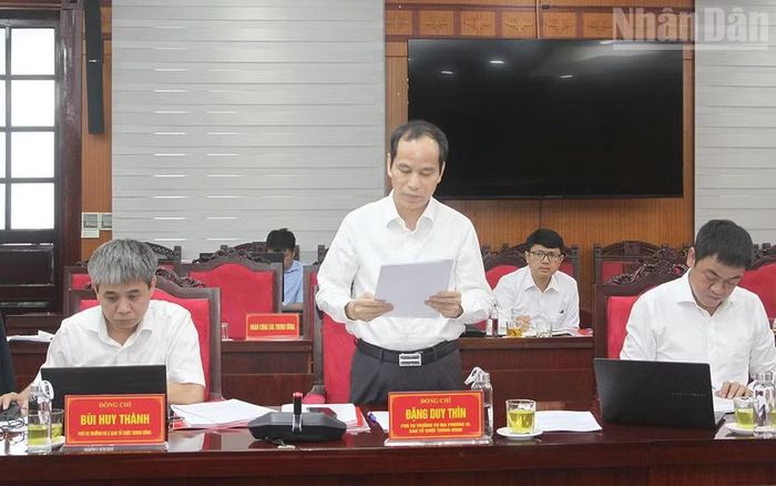 Đồng chí Đặng Duy Thìn, Phó Vụ trưởng Địa phương III, Ban Tổ chức Trung ương phát biểu tại hội nghị. (Ảnh: QUỐC TUẤN)