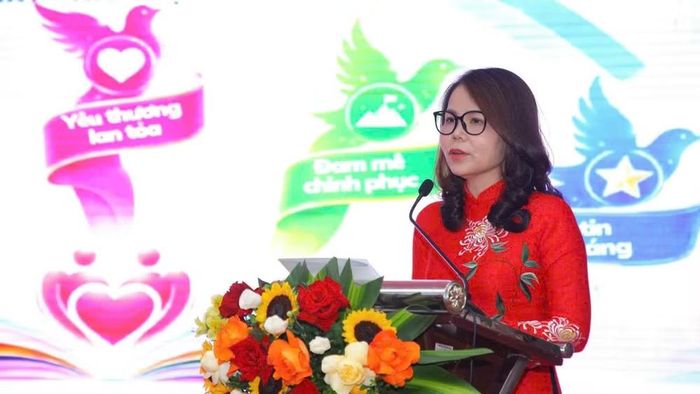 Nhà giáo Nguyễn Thanh Huyền, Hiệu trưởng Trường trung học cơ sở Thanh Xuân phát biểu ý kiến. (Ảnh: KIM ANH)