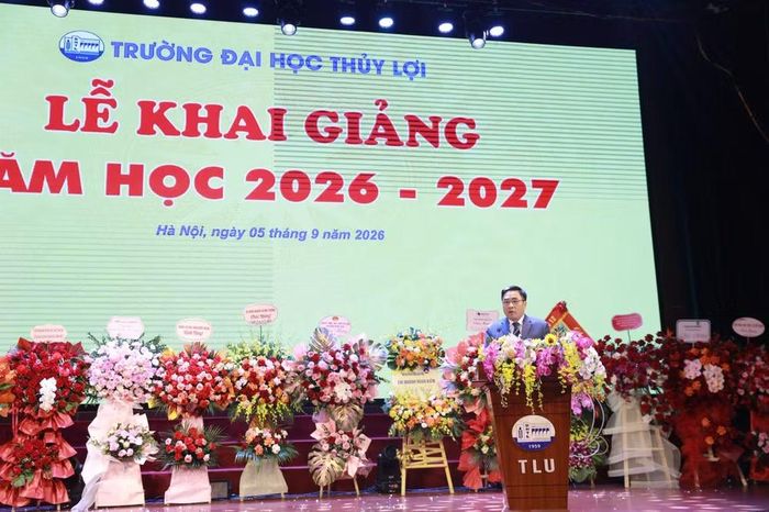 Thứ trưởng Bộ Nông nghiệp và Môi trường Nguyễn Quốc Trị phát biểu ý kiến. (Ảnh: TLU)