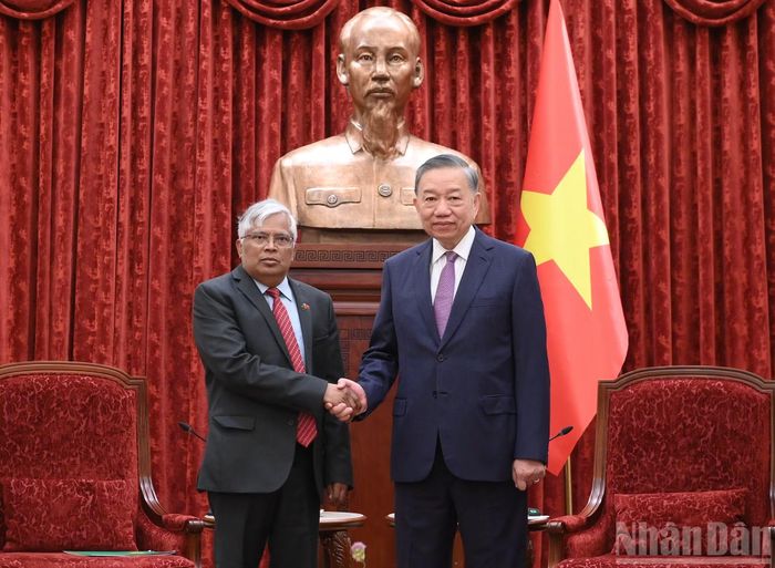 Tổng Bí thư, Chủ tịch nước Tô Lâm và Đại sứ Bangladesh Mohammad Lutfor Rahman.