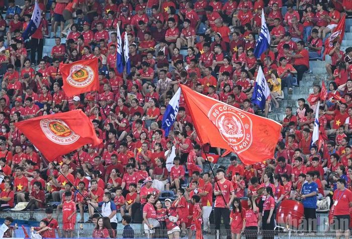 Công an Hà Nội giành chiến thắng chung cuộc 2-0 trên sân nhà.