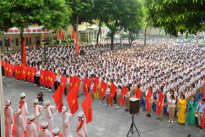 Lễ khai giảng năm học 2024-2025 tại Trường THCS Dịch Vọng, nay là Trường THCS Cầu Giấy A (TP Hà Nội). Ảnh: VŨ PHONG