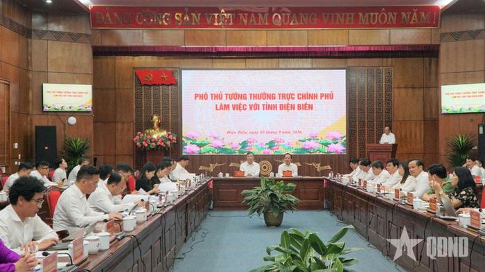 Quang cảnh buổi làm việc.