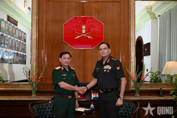 Trung tướng Lê Văn Hướng hội kiến Đại tướng Dhiraj Seth, Tham mưu trưởng Lục quân Ấn Độ.