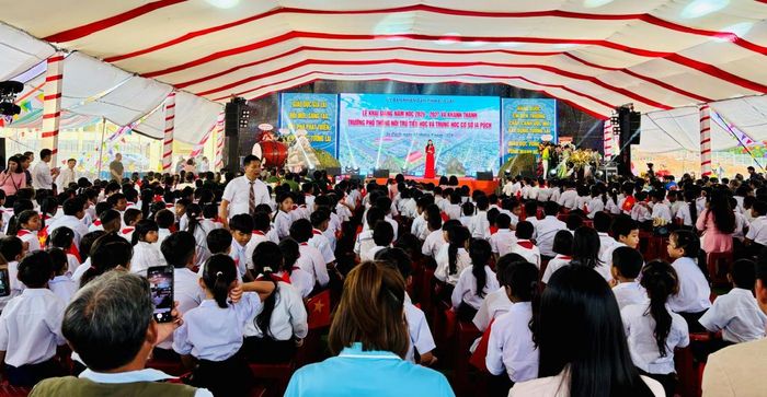 Lễ khai giảng, khánh thành Trường Phổ thông nội trú Tiểu học và THCS Ia Púch