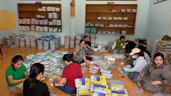 Các Tổ công tác đã có mặt tại các điểm trường PTNTLC 6 xã biên giới để hỗ trợ nhà trường trước thềm năm học mới.