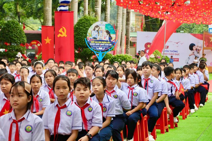  Hơn 1 triệu học sinh TP Đồng Nai bước vào năm học mới 2026-2027. Ảnh: PHÚ NGÂN 