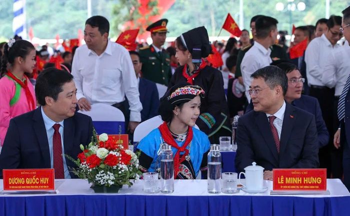  Thủ tướng Lê Minh Hưng tại Trường Phổ thông nội trú Tiểu học và THCS Mường Khương, xã Mường Khương, tỉnh Lào Cai. Ảnh: VGP 