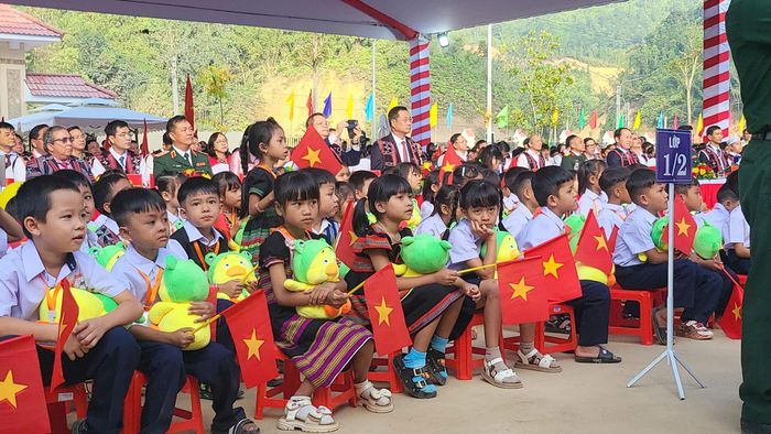  Học sinh trong lễ khai giảng năm học mới. Ảnh: XUÂN QUỲNH 