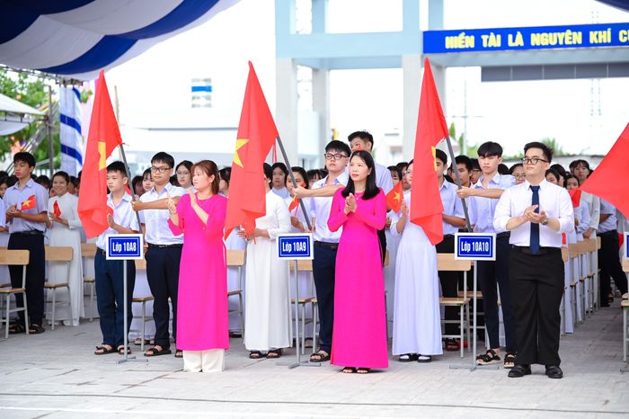  Khóa học sinh đầu tiên của ngôi trường vinh dự mang tên Đại tướng Võ Nguyên Giáp 
