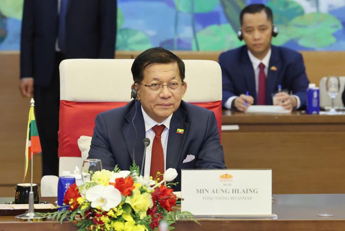  Tổng thống Cộng hòa Liên bang Myanmar Min Aung Hlaing tại cuộc hội kiến Chủ tịch Quốc hội Trần Thanh Mẫn. Ảnh: QUANG PHÚC 