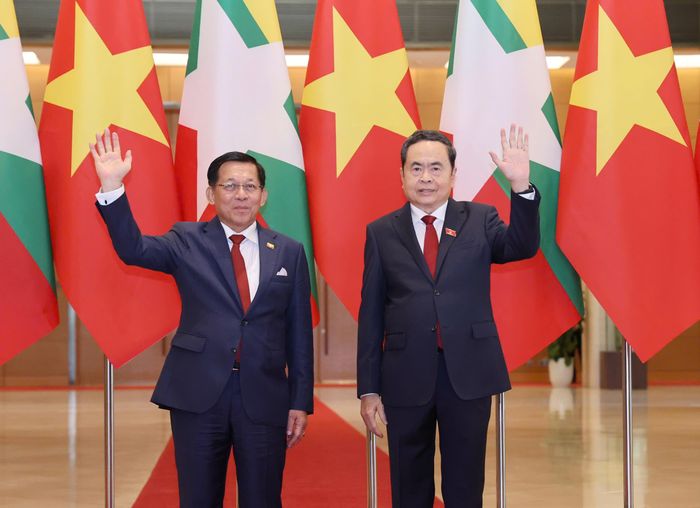  Chủ tịch Quốc hội Trần Thanh Mẫn và Tổng thống Cộng hòa Liên bang Myanmar Min Aung Hlaing tại Nhà Quốc hội. Ảnh: QUANG PHÚC 