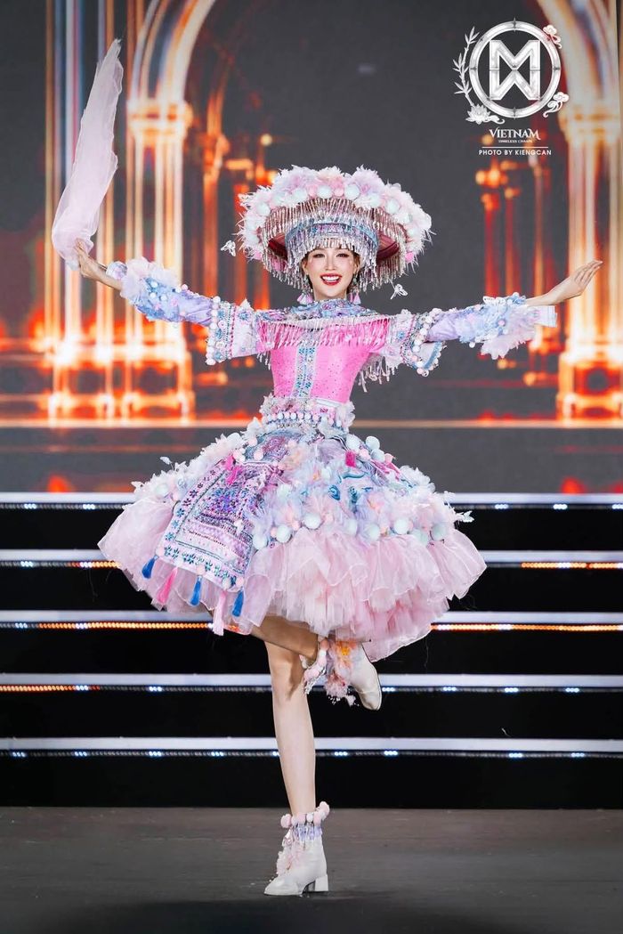  Hoa hậu Lê Nguyễn Bảo Ngọc tại phần thi Dance of the world. Ảnh: BTC 