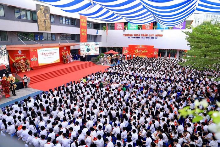 Hà Nội có hơn 2,3 triệu học sinh bước vào năm học mới 2026-2027. Ảnh HNM