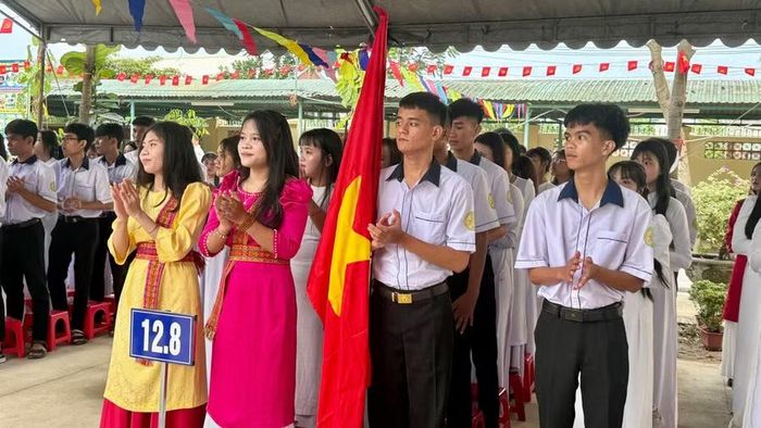 Không khí hân hoan tại Lễ Khai giảng trên địa bàn tỉnh Lâm Đồng.