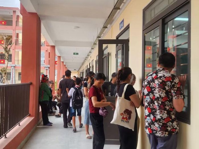 Phụ huynh bày tỏ niềm hy vọng mới với cơ sở vật chất khang trang.