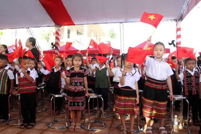 Học sinh vùng cao A Lưới hân hoan trong ngày khai giảng năm học mới 2026-2027.