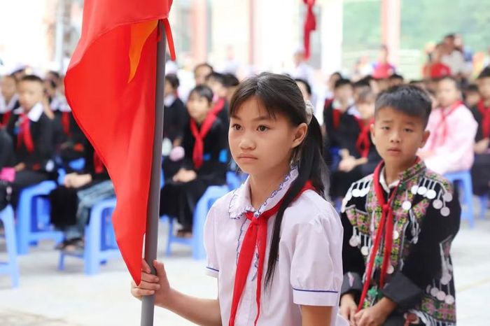 Các em học sinh tại xã vùng biên Thanh Thủy.