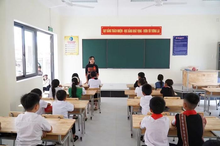 Học sinh Trường Phổ thông nội trú Tiểu học & THCS Sa Loong.