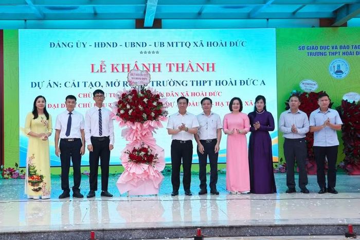 Trường THPT Hoài Đức A (xã Hoài Đức) cũng đã được tổ chức lễ khánh thành dự án cải tạo, mở rộng nhân dịp khai giảng năm học mới.