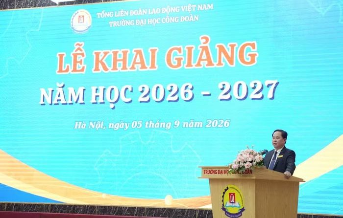PGS.TS Lê Mạnh Hùng - Hiệu trưởng Trường Đại học Công đoàn gửi thông điệp đến tân sinh viên về học tập, rèn luyện và trách nhiệm trong những năm tháng đại học.