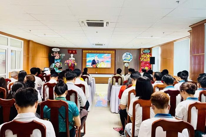 Trường Đại học Kiên Giang tham dự trực tuyến Lễ khai giảng năm học mới.