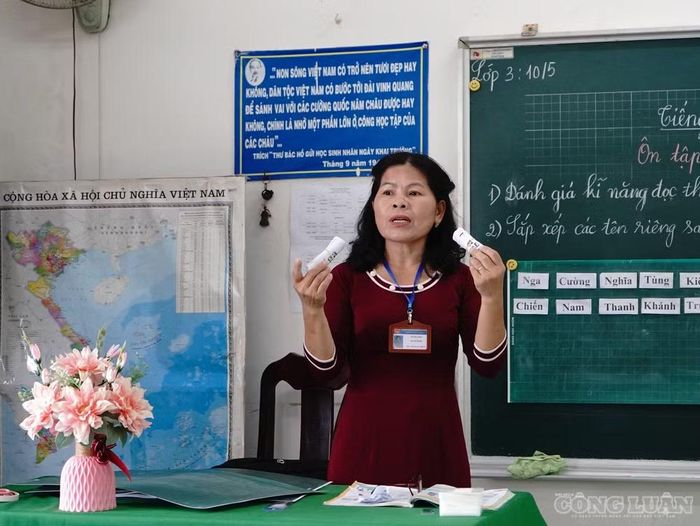 Thay vì chạy theo các cuộc thi, ngành Giáo dục định hướng tăng cường chia sẻ kinh nghiệm, sinh hoạt chuyên môn, nghiên cứu bài giảng và ứng dụng công nghệ thông tin trong dạy học.