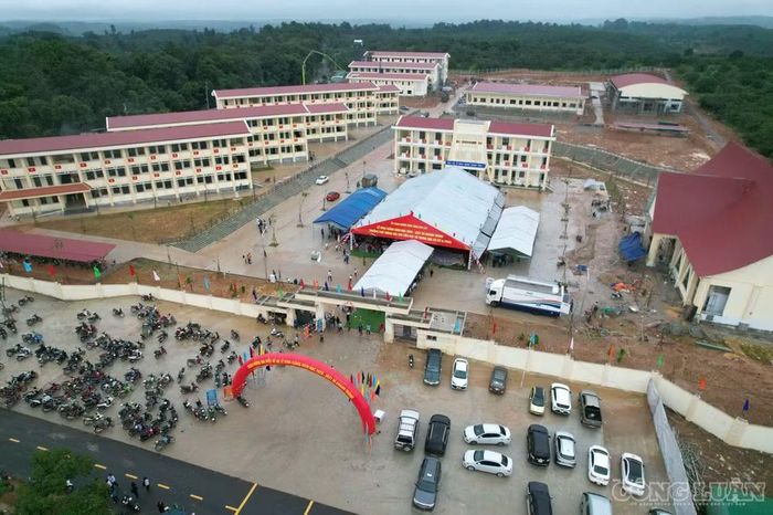 Trường Phổ thông nội trú Tiểu học và THCS Ia Púch được chọn làm điểm cầu kết nối trực tiếp với điểm cầu Trung ương