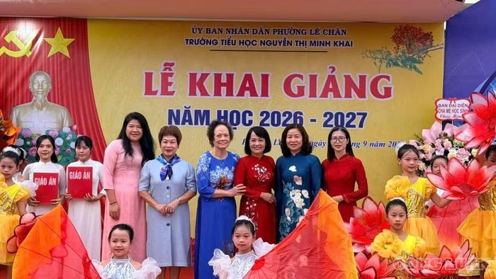 Hải Phòng rộn ràng Lễ khai giảng năm học 2026 - 2027, hơn 1,1 triệu học sinh bước vào năm học mới
