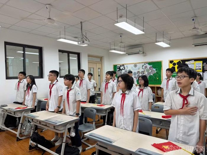 Học sinh lớp 9C3, Trường THCS Archimedes Đông Anh.