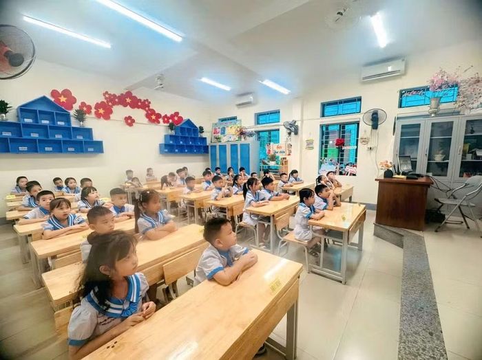 Học sinh lớp 2C, Trường Tiểu học Thành Sen phân hiệu 1 – Bắc Hà phấn khởi bước vào năm học mới. Ảnh TP