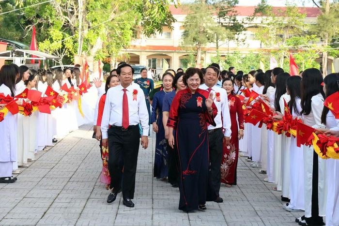 Cùng dự có ông Đỗ Thanh Bình - Bí thư Thành ủy Cần Thơ, lãnh đạo UBND, các sở ngành thành phố.