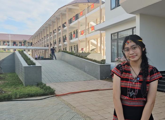 Nguyễn Thái Bảo Hân, học sinh lớp 9/2, chia sẻ niềm vui dịp tựu trường.