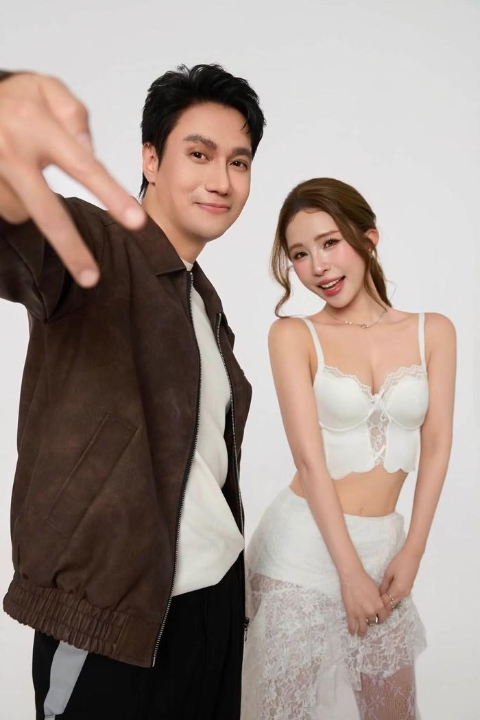 Sau công khai chuyện tình cảm, Quỳnh Nga - Việt Anh ngày càng tình tứ.