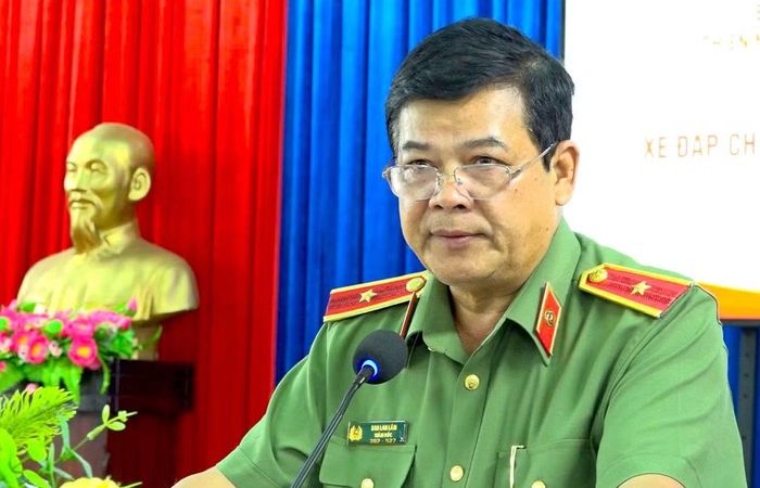 Thiếu tướng Rah Lan Lâm – Nguyên Giám đốc Công an tỉnh Gia Lai, phát biểu tại chương trình thiện nguyện.