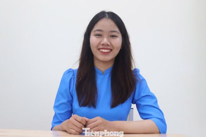 Cô giáo Dương Hoàng Xuân Nhi.